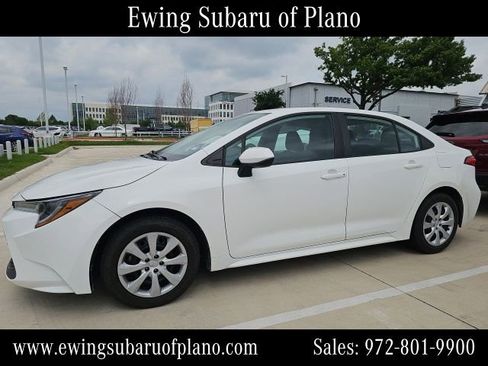 Used 2022 Toyota Corolla LE FWD image 2