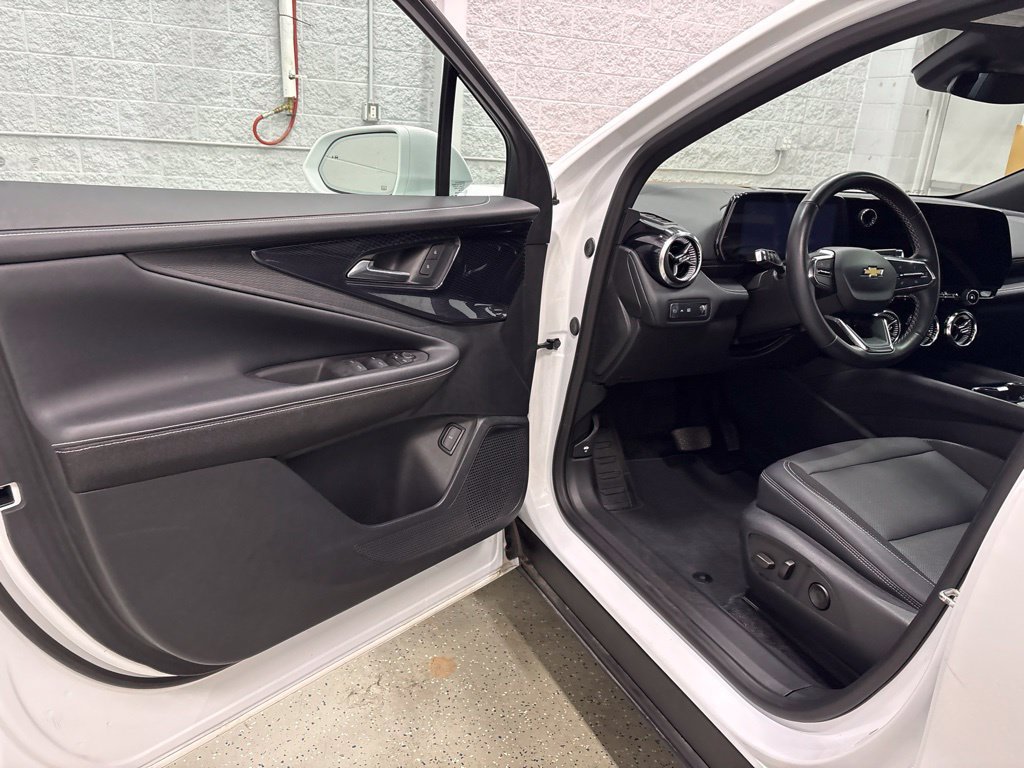 Used 2024 Chevrolet Blazer EV LT AWD/4WD image 12