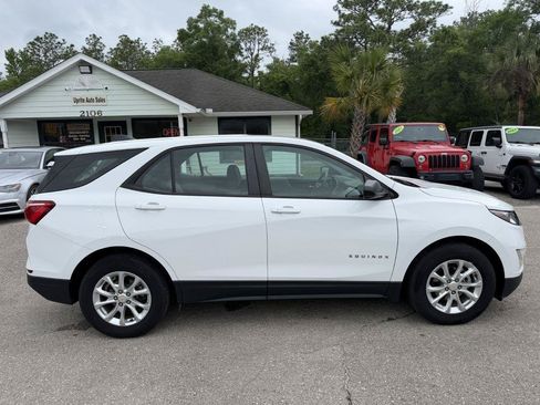 Used 2020 Chevrolet Equinox LS FWD image 4