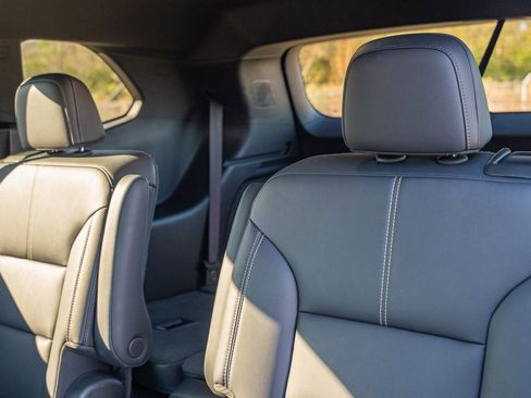 Used 2024 GMC Acadia Elevation image 22