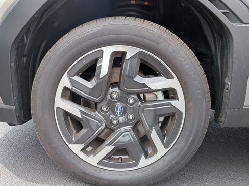 Used 2025 Subaru Forester Limited AWD/4WD image 9