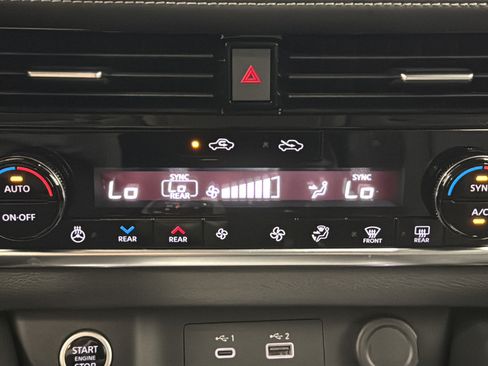Used 2023 Nissan Rogue Platinum w/ Platinum Premium Package FWD image 18