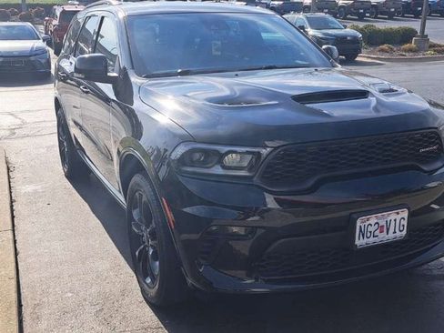 Used 2023 Dodge Durango GT image 1