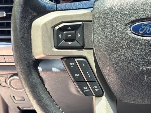 Used 2022 Ford F250 Lariat w/ Lariat Ultimate Package AWD/4WD image 21
