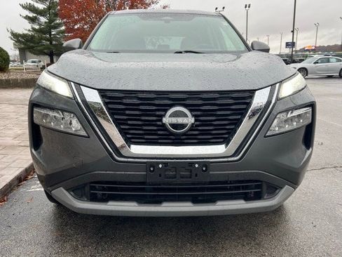 Used 2023 Nissan Rogue SV image 4