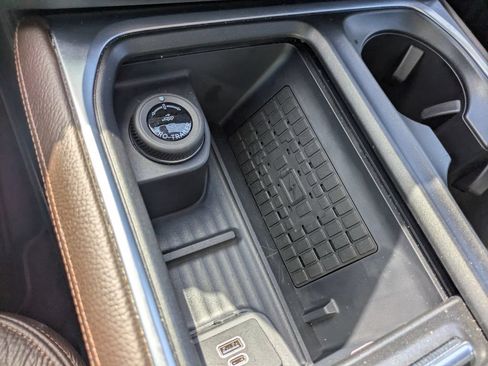 Used 2025 Ford Expedition King Ranch AWD/4WD image 13
