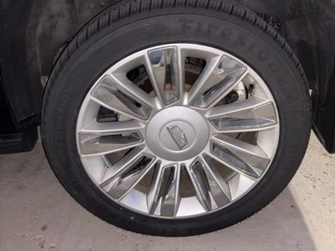 Used 2019 Cadillac Escalade ESV Platinum AWD/4WD image 19