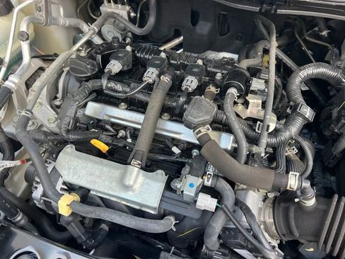 Used 2022 Nissan Versa SR image 29