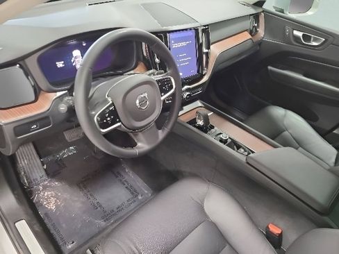 Used 2023 Volvo XC60 B5 Plus AWD/4WD image 24