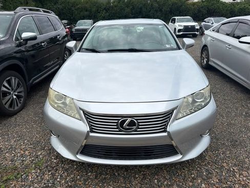Used 2013 Lexus ES 350 w/ Luxury Pkg FWD image 2