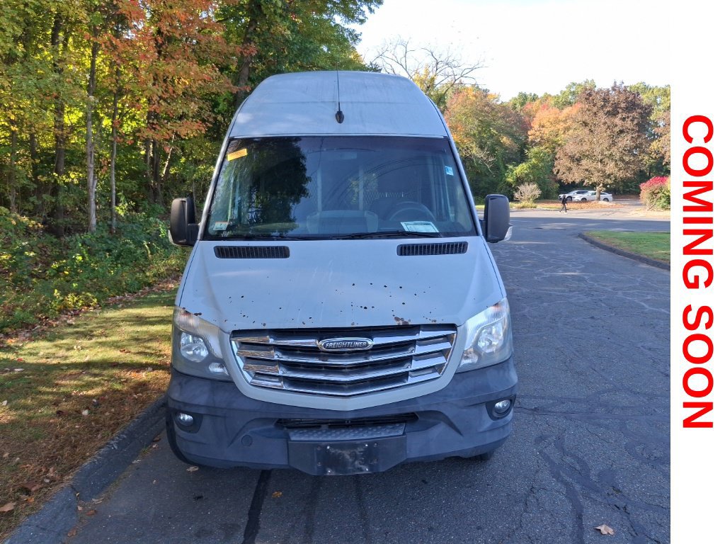 Used 2015 Freightliner Sprinter 2500 RWD image 3