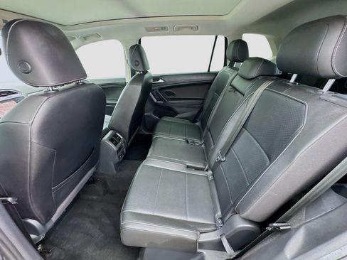 Used 2021 Volkswagen Tiguan SEL FWD image 16