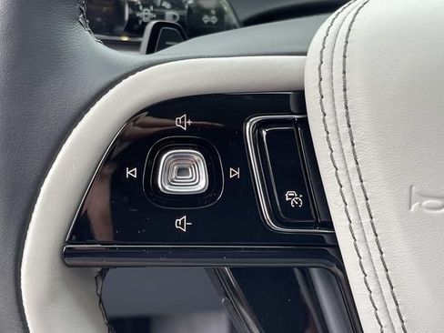 New 2026 Lincoln Aviator AWD image 33