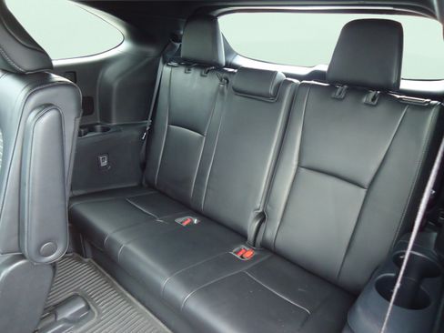 Used 2022 Toyota Highlander XSE AWD/4WD image 32