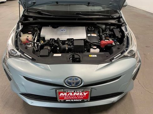 Used 2017 Toyota Prius Four w/ Advanced Technology Package FWD image 9