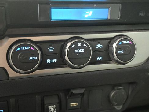 Used 2022 Toyota Tacoma SR5 image 14