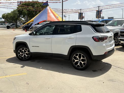 Used 2025 Jeep Compass Limited AWD/4WD image 10
