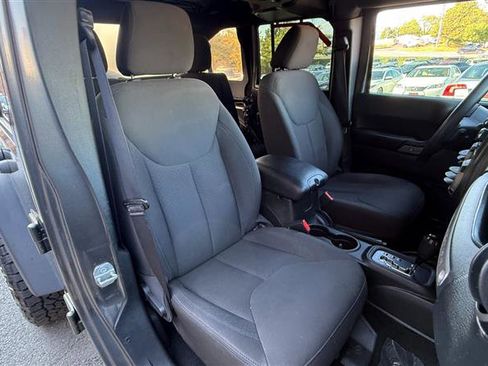 Used 2016 Jeep Wrangler Unlimited Sport AWD/4WD image 17