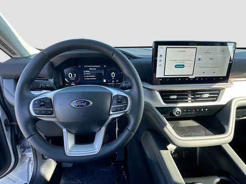 New 2026 Ford Explorer Active image 7