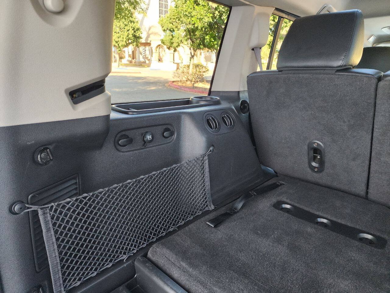Used 2010 Jeep Commander Sport w/ Sun/Sound Group RWD image 29