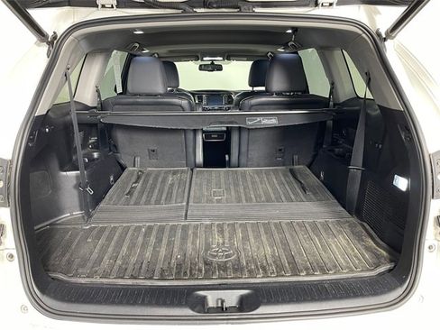 Used 2015 Toyota Highlander Limited image 11