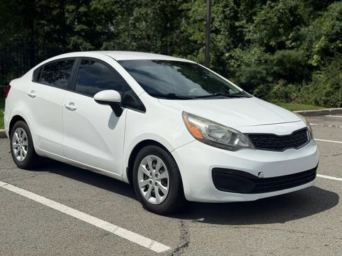 Used 2014 Kia Rio LX FWD image 3