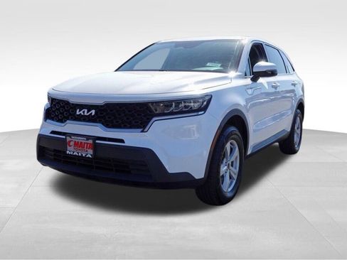 Used 2022 Kia Sorento LX image 8