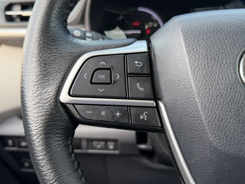 Certified 2024 Toyota Sienna XLE FWD image 15