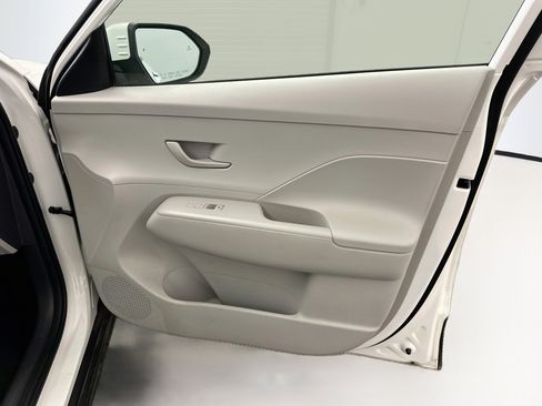 Used 2025 Hyundai Kona SEL AWD/4WD image 33