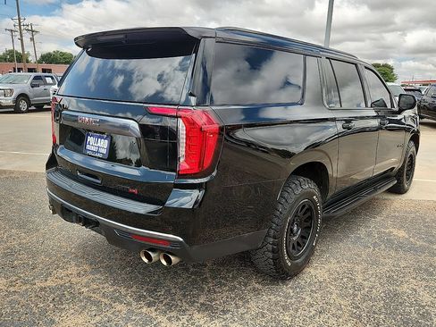 Used 2022 GMC Yukon XL AT4 AWD/4WD image 3