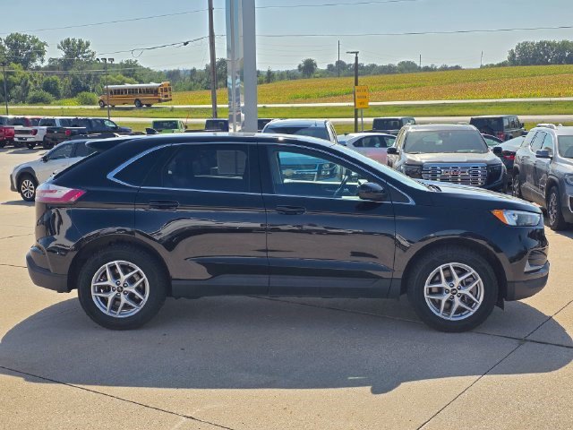 Used 2024 Ford Edge SEL AWD/4WD image 9