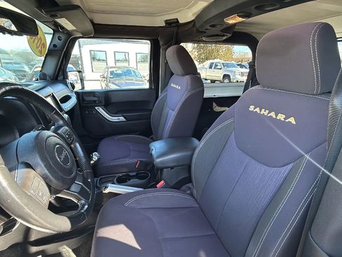 Used 2013 Jeep Wrangler Sahara w/ Dual Top Group image 9