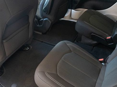 Used 2024 Chrysler Voyager LX FWD image 18