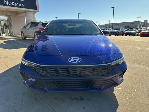 Certified 2025 Hyundai Elantra Sport image 2