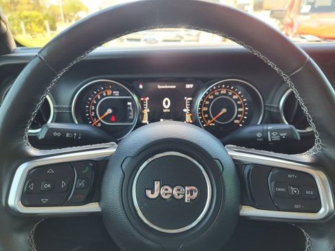 Used 2020 Jeep Gladiator Overland AWD/4WD image 22