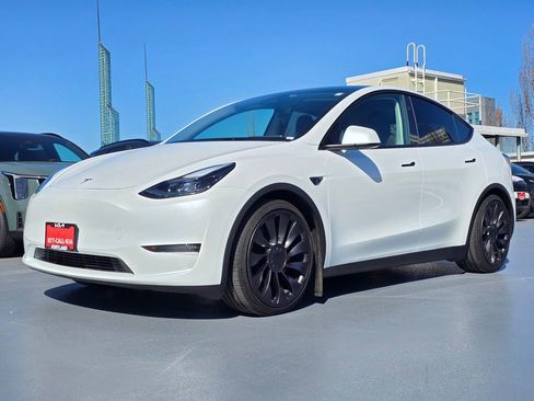 Used 2024 Tesla Model Y Performance AWD/4WD image 7