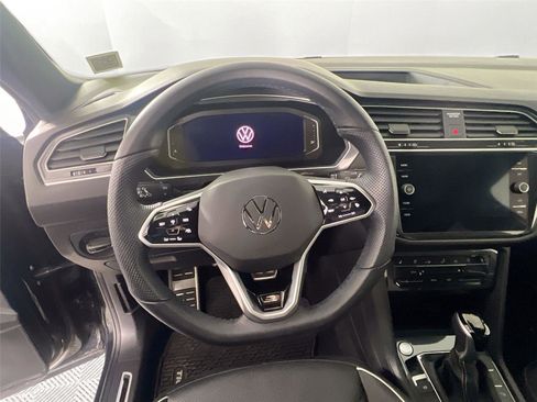 Used 2024 Volkswagen Tiguan SEL R-Line image 10