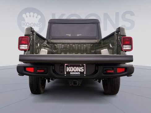 Used 2023 Jeep Gladiator Rubicon w/ Cold Weather Group image 24