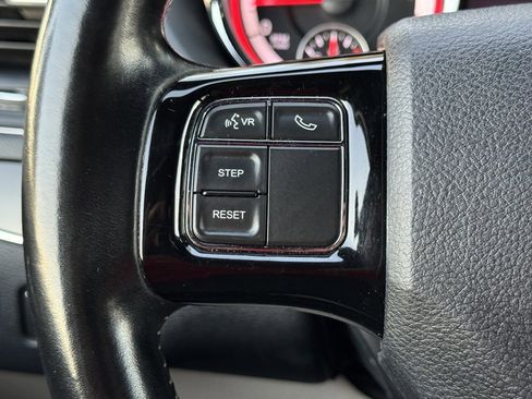 Used 2020 Dodge Grand Caravan SXT image 32