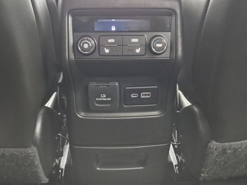 Used 2021 GMC Acadia Denali image 27