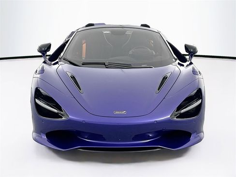 Used 2025 McLaren 750S Spider image 2
