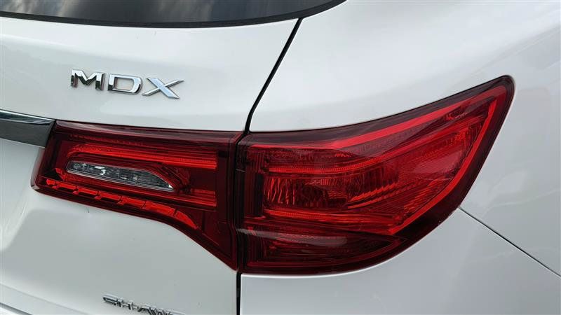Used 2018 Acura MDX SH-AWD image 14