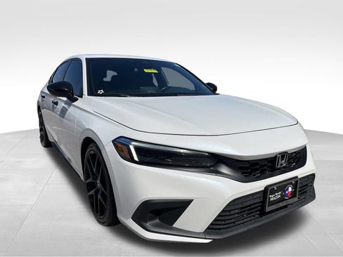 Used 2024 Honda Civic Sport image 3