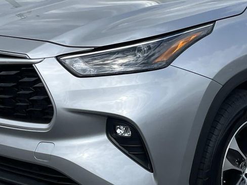 Used 2022 Toyota Highlander XLE image 9