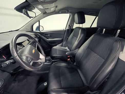 Used 2018 Chevrolet Trax LT w/ LT Convenience Package AWD/4WD image 3