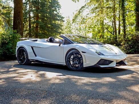 Used 2011 Lamborghini Gallardo LP 570-4 Performante image 2