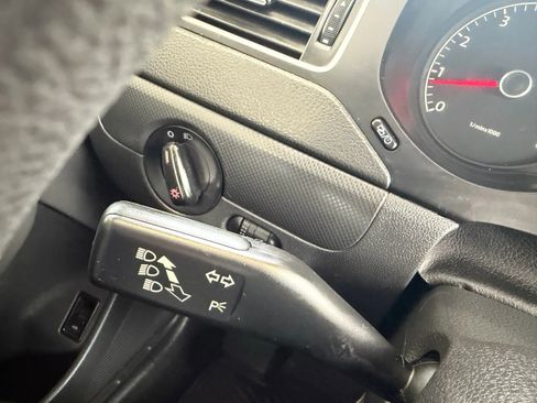 Used 2014 Volkswagen Jetta S image 12