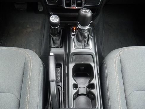 Used 2024 Jeep Wrangler Unlimited Sport AWD/4WD image 21