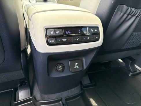 Used 2024 Hyundai Palisade Limited FWD image 30