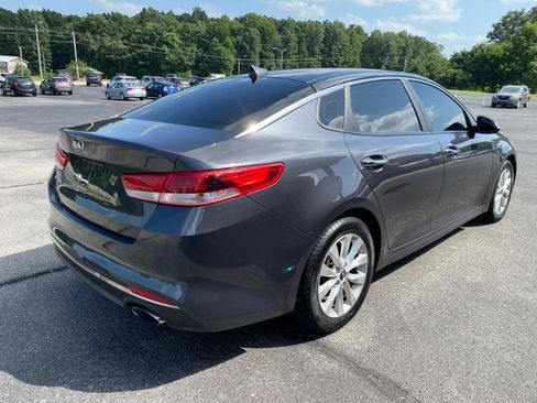 Used 2017 Kia Optima LX w/ Option Group 014 FWD image 6